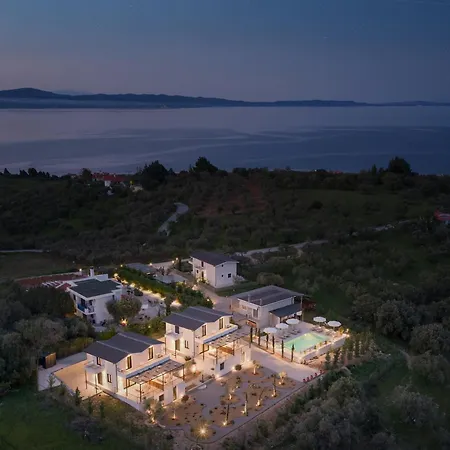 Enos Retreat Villa *
